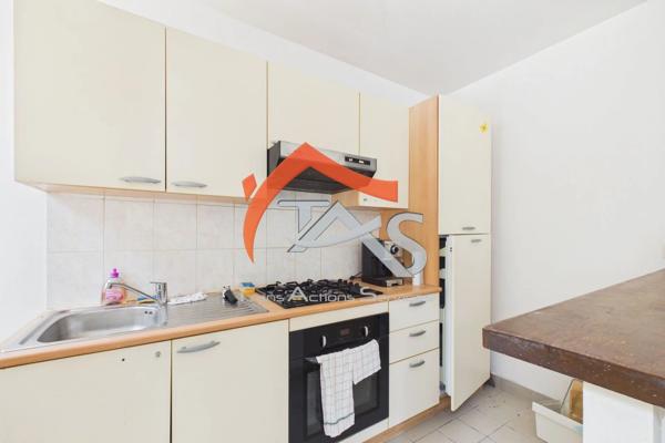 Vente                                                      Appartement
                        
                     2 pièces                      27 m2                     à La Valla-en-Gier