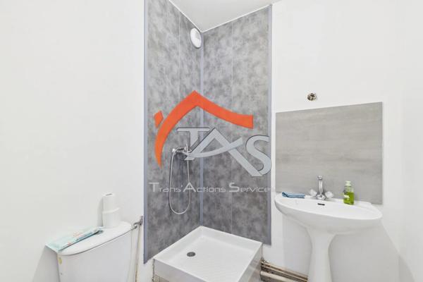 Vente                                                      Appartement
                        
                     2 pièces                      27 m2                     à La Valla-en-Gier