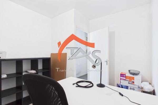 Vente                                                      Appartement
                        
                     2 pièces                      27 m2                     à La Valla-en-Gier