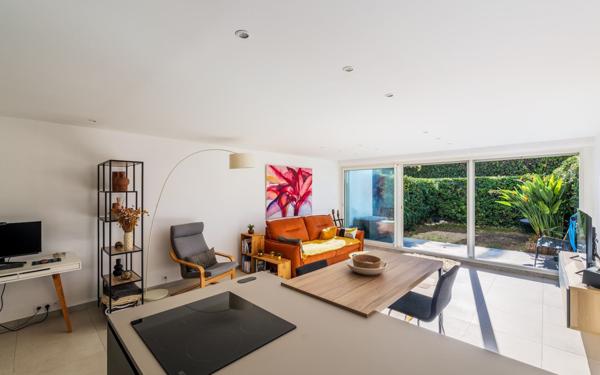 Appartement à vendre    2 pièces • 64 m2 Saint-Laurent-du-Var