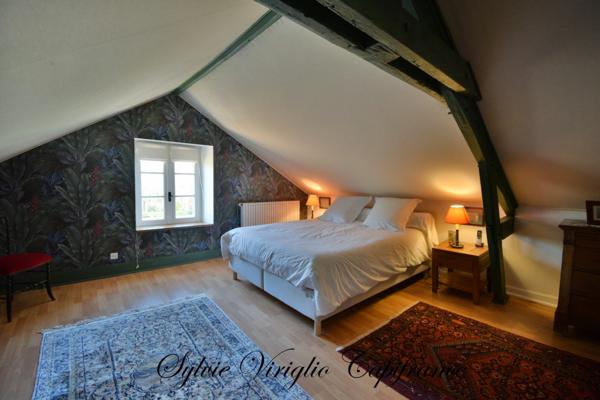 Maison en pierre-6 pièces-4 chambres-piscine chauffée-dépendance-double garage-terrain clos de 18141 m²-BEAUMONTOIS-EN-PERIGORD