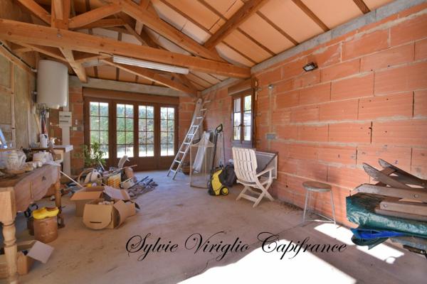 Maison en pierre-6 pièces-4 chambres-piscine chauffée-dépendance-double garage-terrain clos de 18141 m²-BEAUMONTOIS-EN-PERIGORD