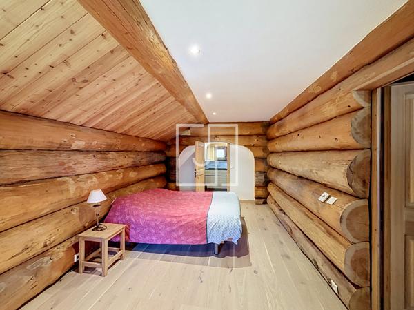 Chalet en fuste à Maison Méane — Le charme du bois face aux montagnes