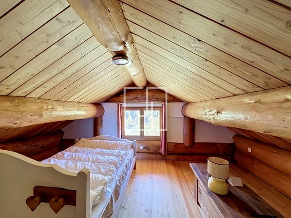 Chalet en fuste à Maison Méane — Le charme du bois face aux montagnes