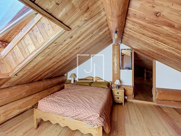 Chalet en fuste à Maison Méane — Le charme du bois face aux montagnes