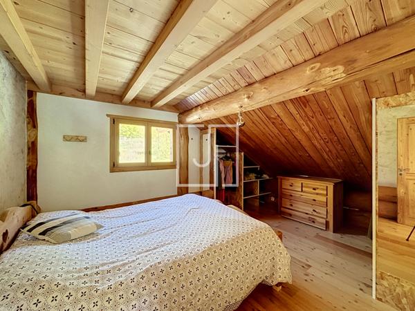 Chalet en fuste à Maison Méane — Le charme du bois face aux montagnes