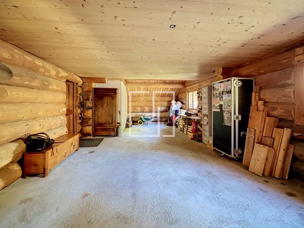 Chalet en fuste à Maison Méane — Le charme du bois face aux montagnes