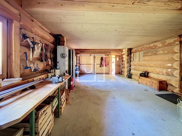 Chalet en fuste à Maison Méane — Le charme du bois face aux montagnes