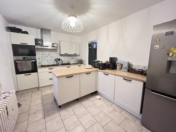 Maison à vendre |  Saint-Germain-du-Puy |  9 pièces | 160 m²