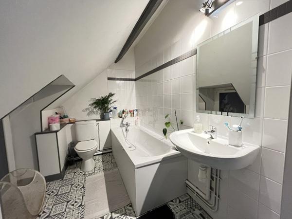 Maison à vendre |  Saint-Germain-du-Puy |  9 pièces | 160 m²