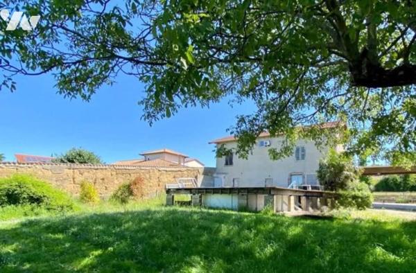 MONTANAY (69), maison ancienne rénovée 7 pièces 196m² habitable terrain 1360m²