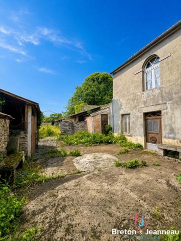 Ancienne maison de maître au coeur de Javron les Chapelles