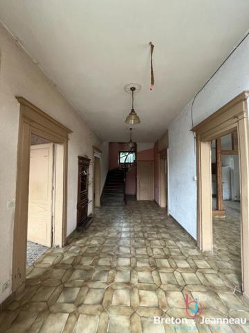 Ancienne maison de maître au coeur de Javron les Chapelles