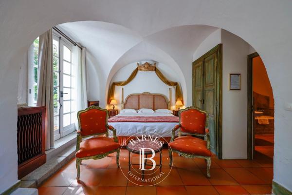 Carcassonne, Château 26 Chambres -  3 500 m² à vendre