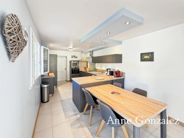 OLIVET SUD, à vendre superbe maison familiale de plus de 200 m2 avec maison d'amis et piscine chauffée dans un environnent calme et privilégié -