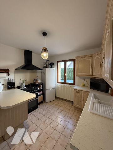 Maison d'habitation - Vente - 5 minutes de RY et 25 minutes du CHU de Rouen.
Maison individuel...