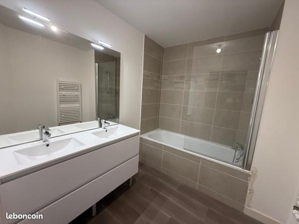 Location Appartement T3 avec terrasse et parking - POITIERS