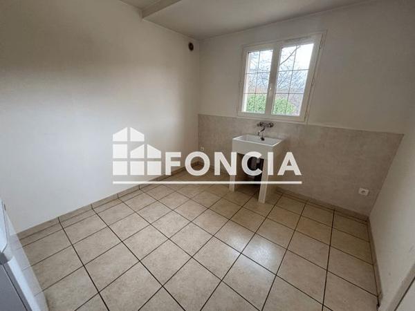 Location Maison 8 pièces 216 m² - 30 RUE DE VILLENEUVE Maurepas 78310