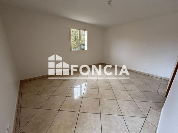 Location Maison 8 pièces 216 m² - 30 RUE DE VILLENEUVE Maurepas 78310