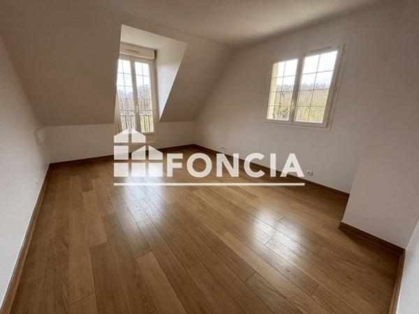 Location Maison 8 pièces 216 m² - 30 RUE DE VILLENEUVE Maurepas 78310