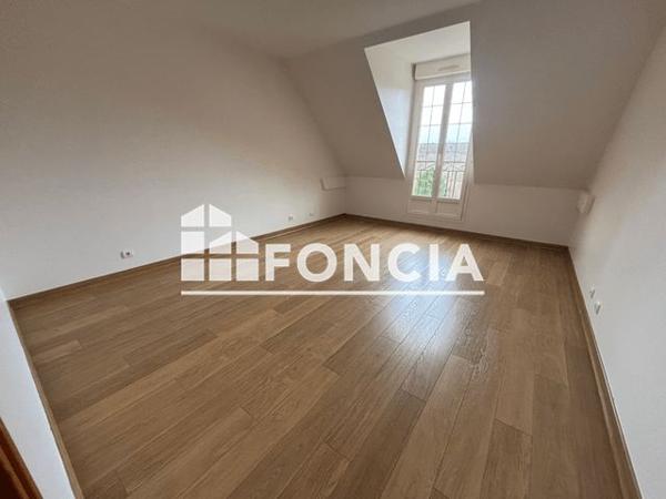 Location Maison 8 pièces 216 m² - 30 RUE DE VILLENEUVE Maurepas 78310