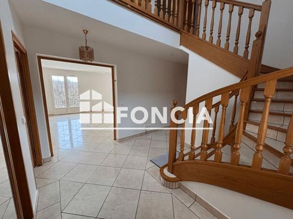 Location Maison 8 pièces 216 m² - 30 RUE DE VILLENEUVE Maurepas 78310