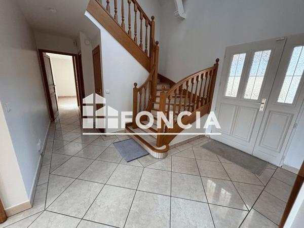 Location Maison 8 pièces 216 m² - 30 RUE DE VILLENEUVE Maurepas 78310