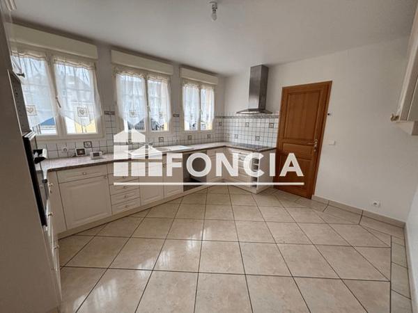 Location Maison 8 pièces 216 m² - 30 RUE DE VILLENEUVE Maurepas 78310