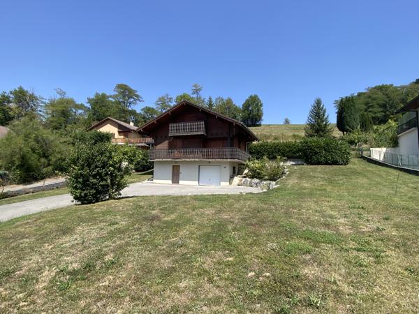 Chalet avec vue panoramique sur le lac de La Balme