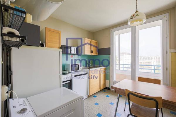 Grenoble, T4+ Cuisine transformé en T3+ Cuisine