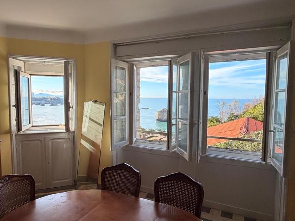 Appartement
                                                                                                                                                                                                                                                                                                                        3 pièce(s)                                                                                                                                                                                                          2 chambre(s)                                                                                                                                                                                                          80  m²