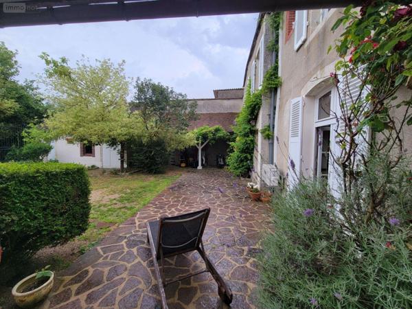 Maison de ville à vendre à Cloyes-les-Trois-Rivières dans l'Eure-et-Loir (28220), ref : RCA/786   
Centre-ville