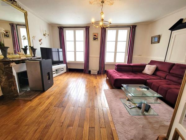 Maison de ville à vendre à Cloyes-les-Trois-Rivières dans l'Eure-et-Loir (28220), ref : RCA/786   
Centre-ville