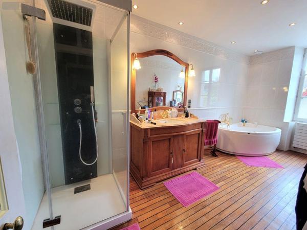 Maison de ville à vendre à Cloyes-les-Trois-Rivières dans l'Eure-et-Loir (28220), ref : RCA/786   
Centre-ville