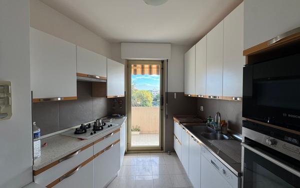 Appartement à vendre    3 pièces • 78,33 m2 Saint-Laurent-du-Var