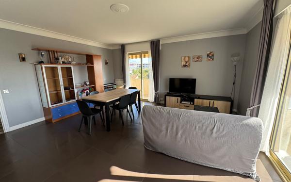 Appartement à vendre    3 pièces • 78,33 m2 Saint-Laurent-du-Var