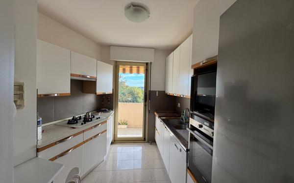 Appartement à vendre    3 pièces • 78,33 m2 Saint-Laurent-du-Var