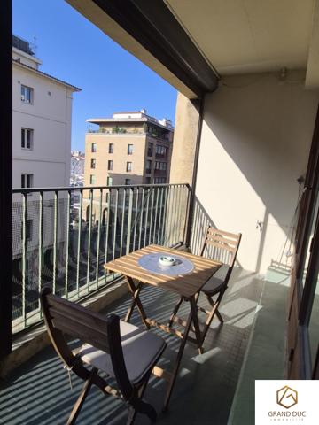 MARSEILLE 2e – VIEUX-PORT – GRAND T2 MEUBLÉ AVEC TERRASSE