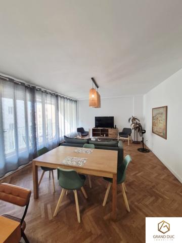 MARSEILLE 2e – VIEUX-PORT – GRAND T2 MEUBLÉ AVEC TERRASSE