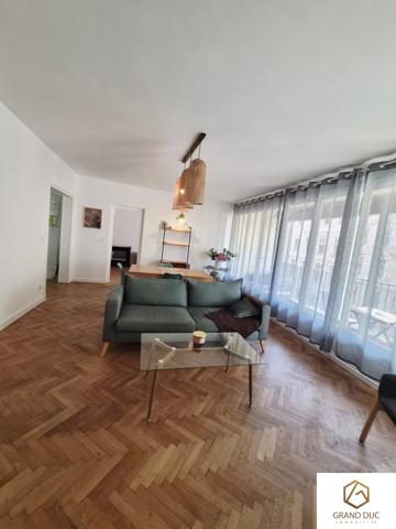 MARSEILLE 2e – VIEUX-PORT – GRAND T2 MEUBLÉ AVEC TERRASSE