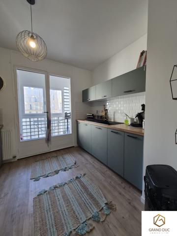 MARSEILLE 2e – VIEUX-PORT – GRAND T2 MEUBLÉ AVEC TERRASSE