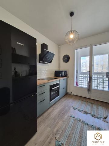 MARSEILLE 2e – VIEUX-PORT – GRAND T2 MEUBLÉ AVEC TERRASSE
