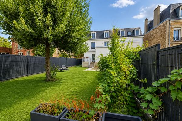 MAISON AVEC DEPENDANCE - ENGHIEN LES BAINS - 7 PIECES