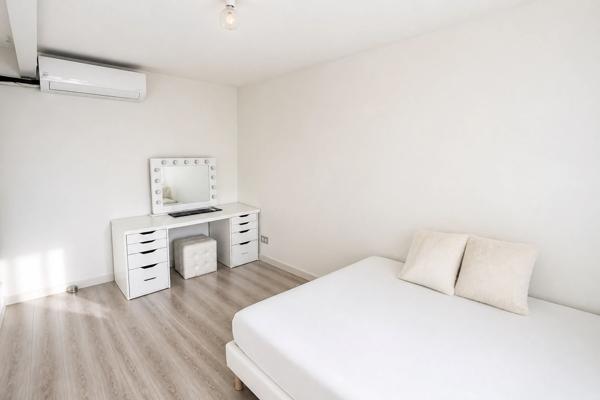 MAISON AVEC DEPENDANCE - ENGHIEN LES BAINS - 7 PIECES