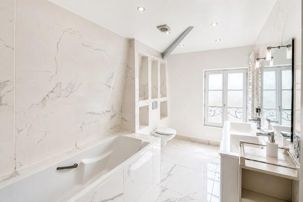 MAISON AVEC DEPENDANCE - ENGHIEN LES BAINS - 7 PIECES