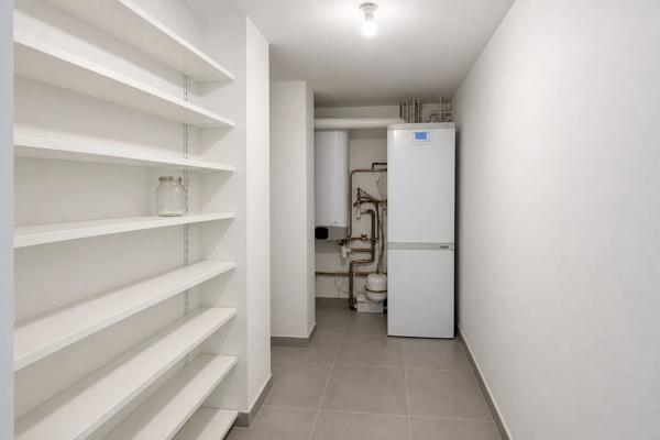 MAISON AVEC DEPENDANCE - ENGHIEN LES BAINS - 7 PIECES