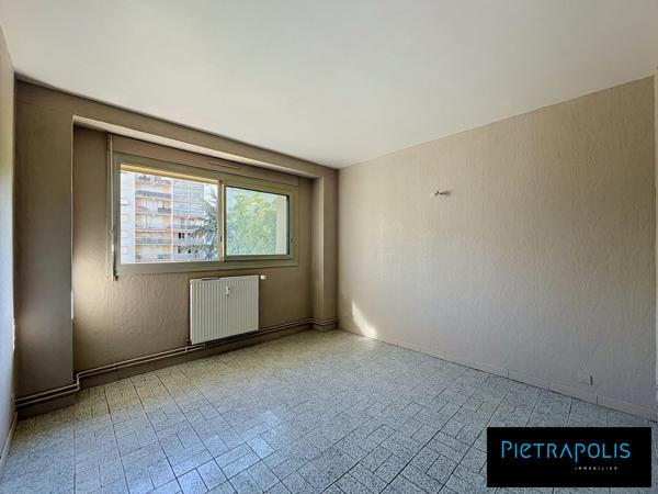T5 de 97m² + garage + cave Situé 5 Avenue Jean Cagne 69200 Vénissieux