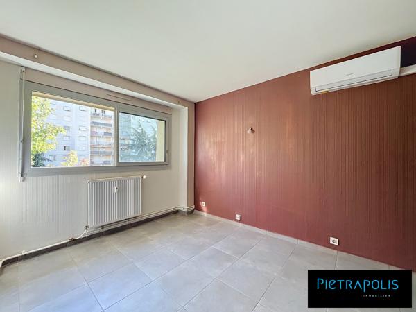 T5 de 97m² + garage + cave Situé 5 Avenue Jean Cagne 69200 Vénissieux