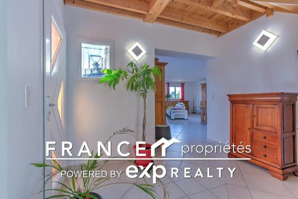 Maison de qualité avec piscine et vue dominante sur les Pyrénées