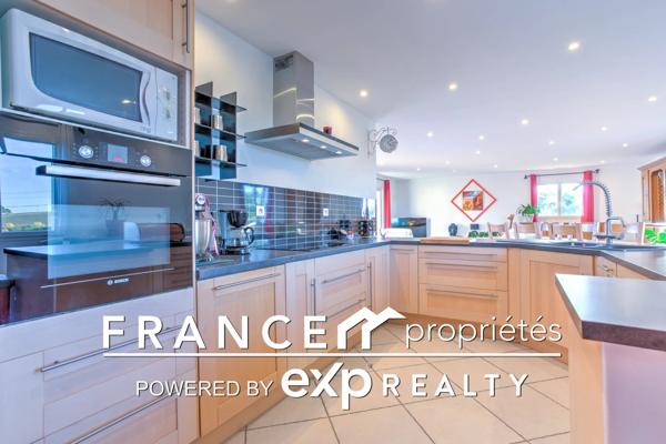Maison de qualité avec piscine et vue dominante sur les Pyrénées